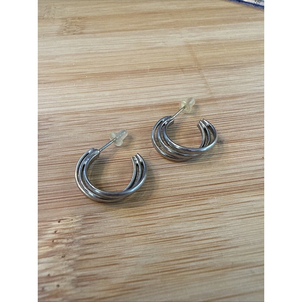 Small Silver Toned Hoop Earrings Unbranded Vintage